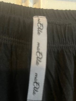 Falda negra con encaje