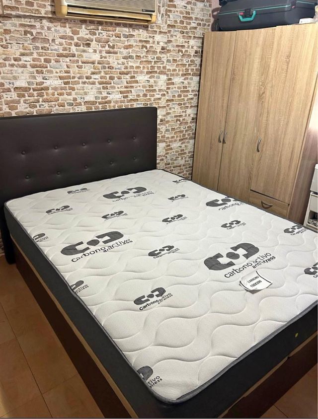 Canapé y colchón nuevo