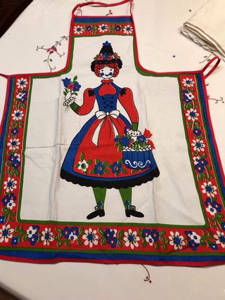 Grembiule cucina con fiori rossi e blu