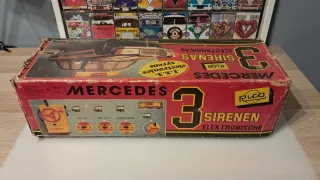 Coche de policía Rico Mercedes 3 Sirenas
