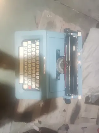 Máquina de escribir Olivetti Studio 46