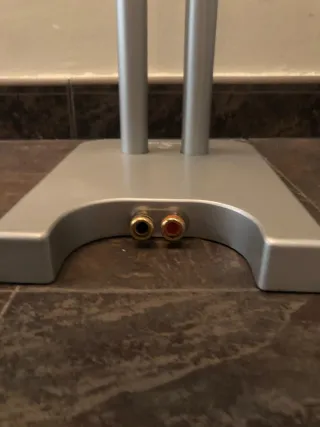 Altavoces Monitor Radius 90 con soportes