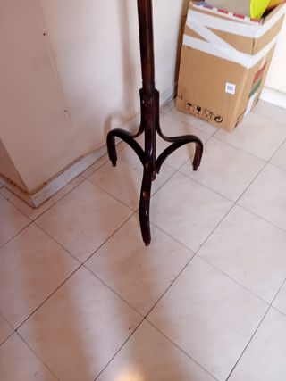 PERCHERO DE PIE DE MADERA 20 EUROS, CARTAGENA