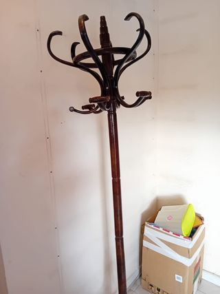 PERCHERO DE PIE DE MADERA 20 EUROS, CARTAGENA