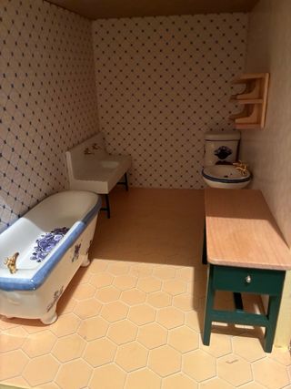 Casa de muñecas de madera estilo inglés