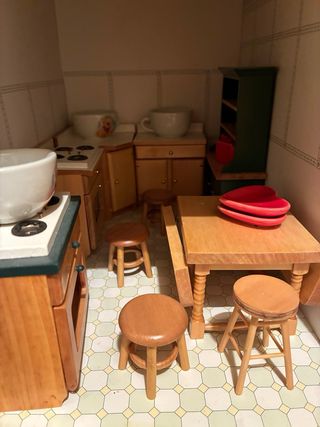 Casa de muñecas de madera estilo inglés