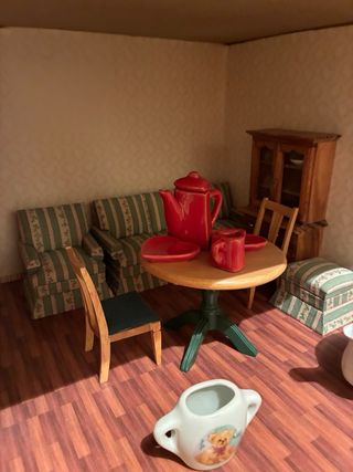 Casa de muñecas de madera estilo inglés