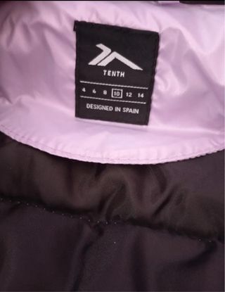 Cazadora rosa acolchada con capucha