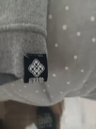 Sudadera con capucha y estampado de calavera