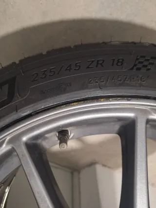 Llanta Tesla Model 3 Michelin Pilot Sport 4