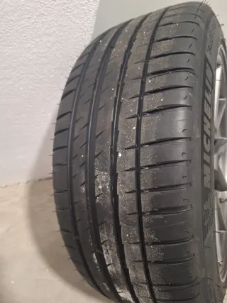 Llanta Tesla Model 3 Michelin Pilot Sport 4