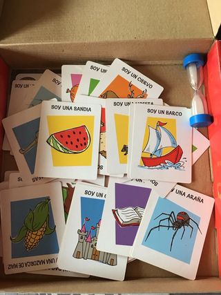 Hedbanz Juego de Mesa Familiar