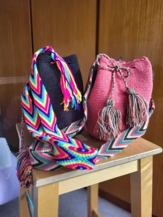 Bolsos Wayuu artesanales hechos a mano.