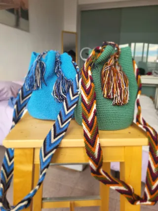 Bolsos Wayuu artesanales hechos a mano.