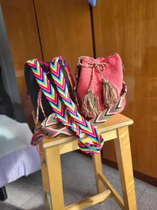 Bolsos Wayuu artesanales hechos a mano.