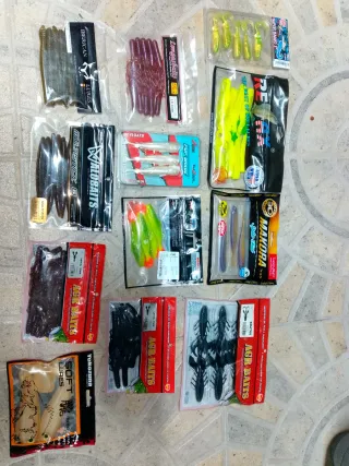 Lote de señuelos de pesca variados