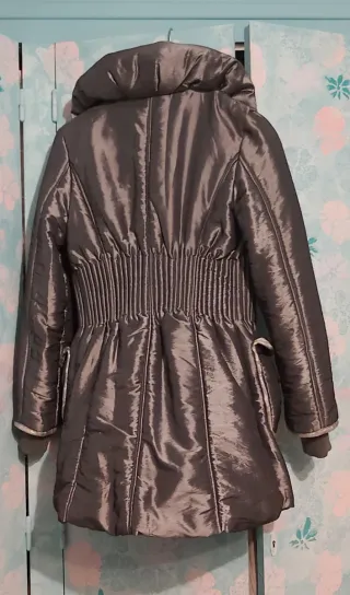 Abrigo acolchado de mujer plateado con cuello Soft