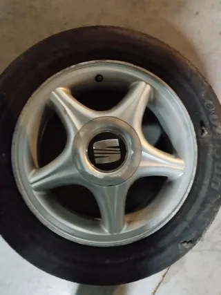 Llanta Seat R14 4 tornillos