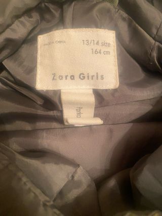 Chaqueta verde militar con capucha