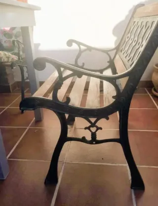 Conjunto de mesa y bancos exterior madera y metal