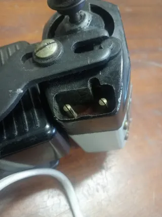 Motor y pedal máquina de coser