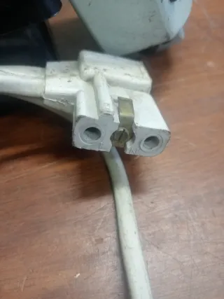 Motor y pedal máquina de coser