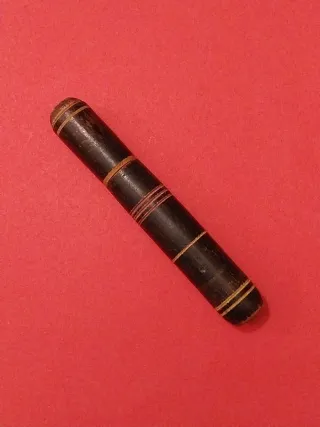 Alfiletero antiguo victoriano para agujas