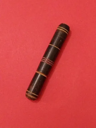 Alfiletero antiguo victoriano para agujas