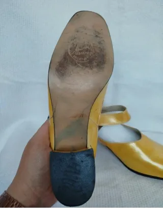 Sapatos vintage amarelo verniz 38