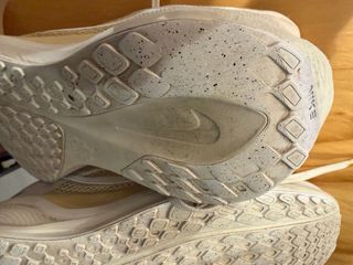 Nike Zoom Pegasus 41 Talla 43 Beige/Dorado