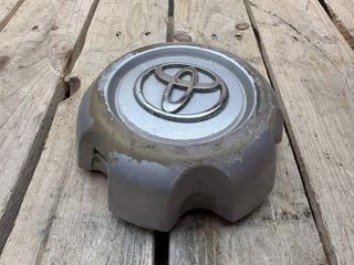 TAPACUBOS ORIGINAL TOYOTA HILUX