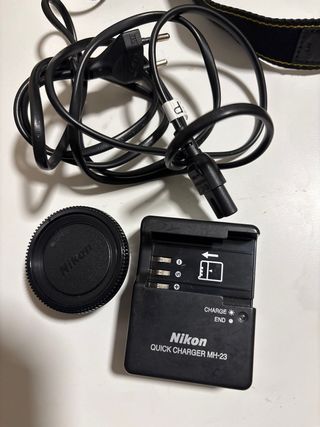 Cámara Nikon D3000 con objetivo 18-105mm AS-F