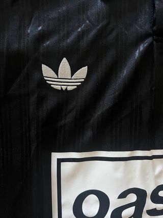 Camisola Adidas Oasis Live '25