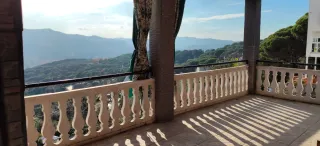 Se vende casa muy bien situada