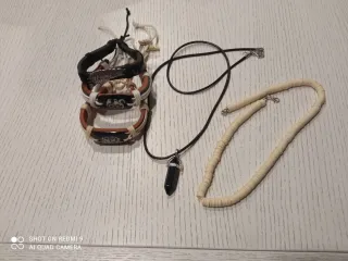 Conjunto Bisutería Pulseras y Colgante