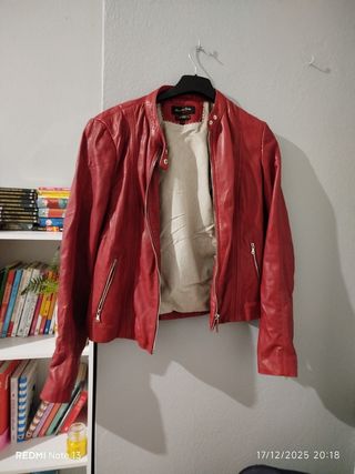 Chaqueta Massimo Dutti Roja