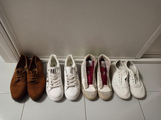 Lote zapatillas plateadas y blancas