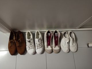 Lote zapatillas plateadas y blancas