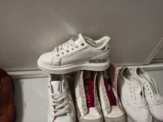 Lote zapatillas plateadas y blancas