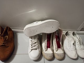 Lote zapatillas plateadas y blancas