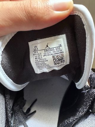 Nike Air Jordan 1 Mid Blanco y Negro