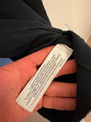 Jersey negro cuello alto