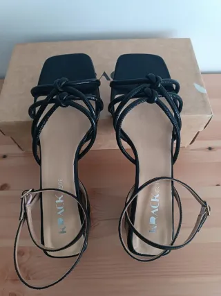 Sandalias tacón negras