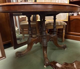 Mesa Oval Antigua de Madera