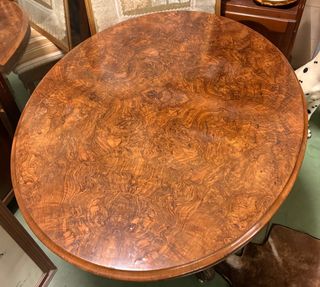 Mesa Oval Antigua de Madera