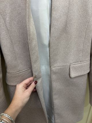 Cappotto Zara Beige Smanicato Chiusura Centrale