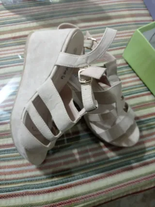 Sandalias Beige Cuña
