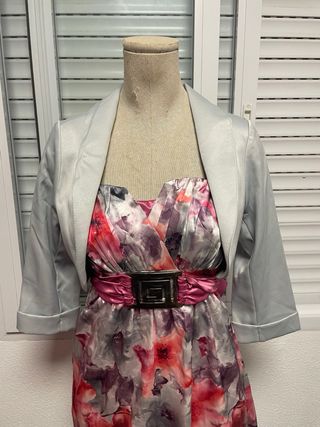 Vestido floral con torera