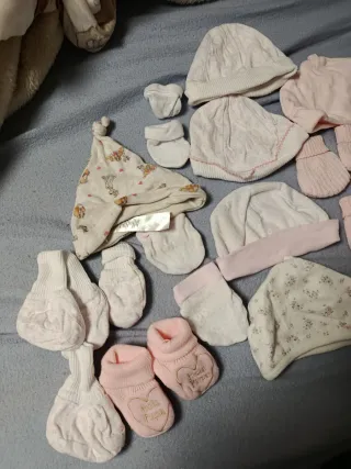 Lote Gorros y Manoplas Bebé