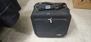 Maletín Proyector Mitsubishi Negro/Blanco